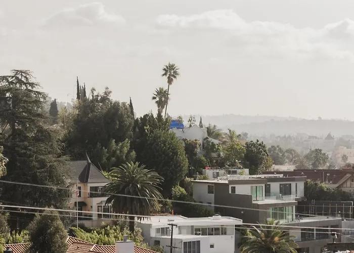 3 star hotels Hollywood Hills