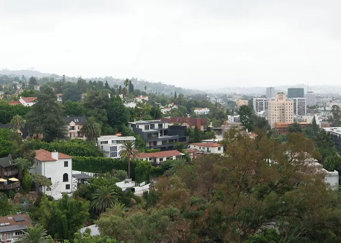 3 star hotels Hollywood Hills